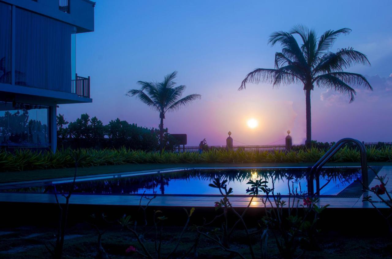 Hotel Calypso Sunset Iranawila Esterno foto