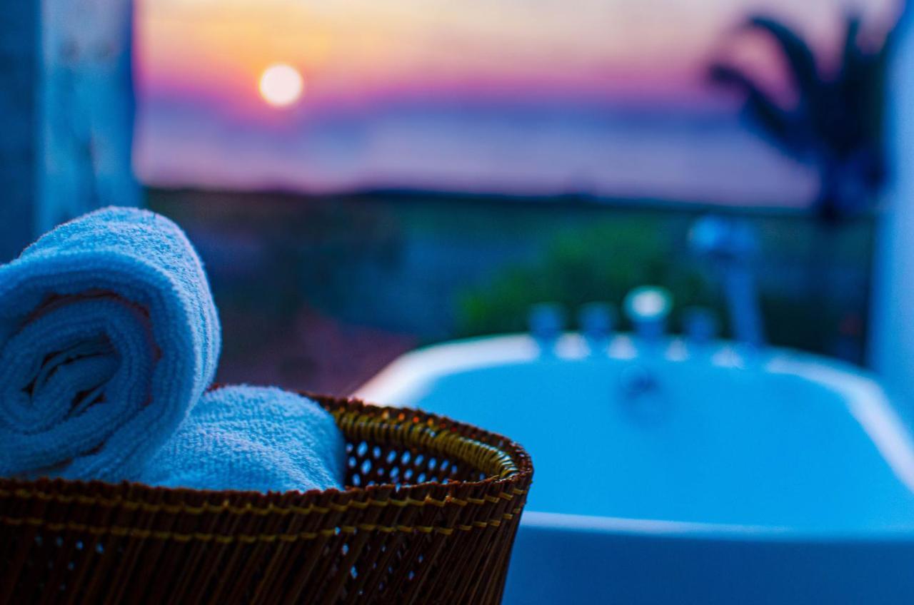 Hotel Calypso Sunset Iranawila Esterno foto