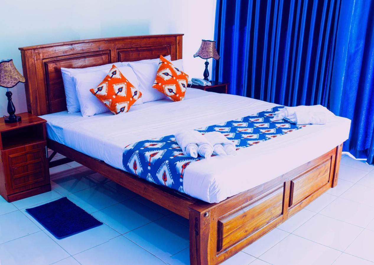 Hotel Calypso Sunset Iranawila Esterno foto