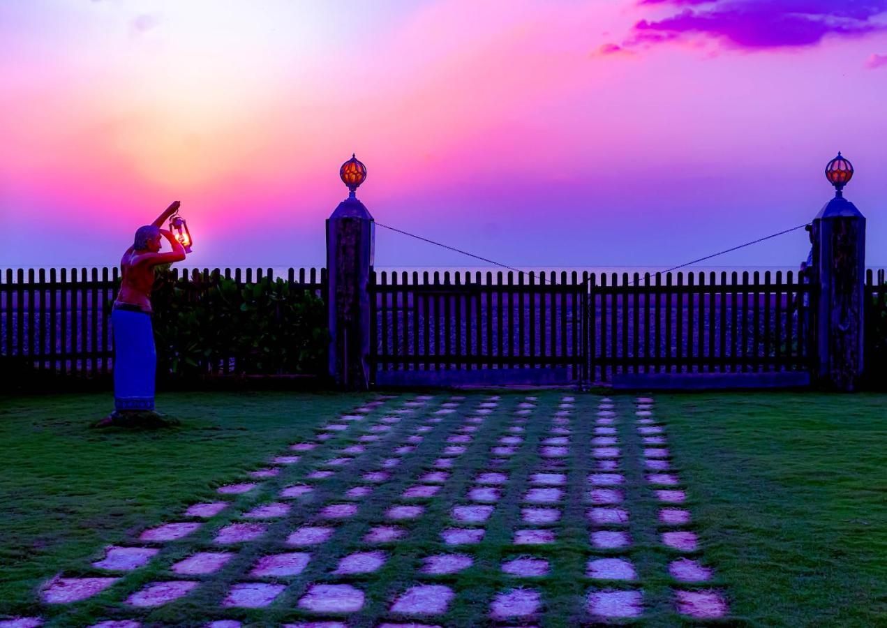 Hotel Calypso Sunset Iranawila Esterno foto