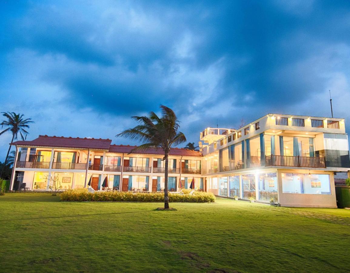 Hotel Calypso Sunset Iranawila Esterno foto